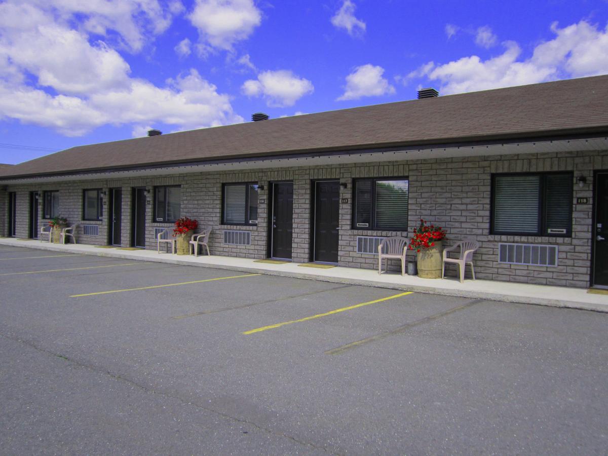 Motel Alexandrin サンジョルジュ エクステリア 写真